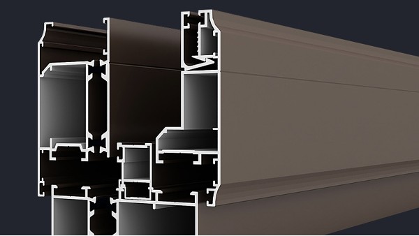 工程門窗中，斷橋鋁合金門窗的“斷橋”是指什么？