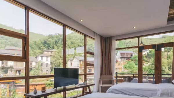 佛山高端鋁木系統(tǒng)門(mén)窗哪家門(mén)窗定制廠家的好？