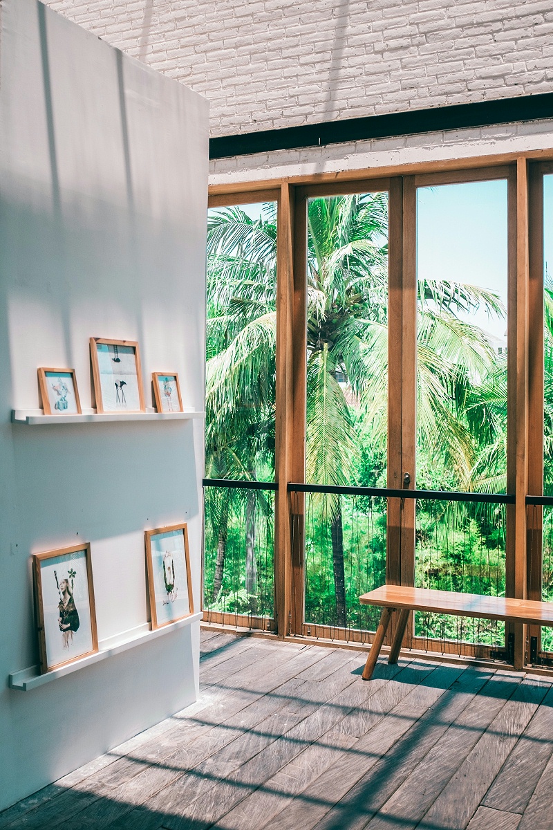 健康鋁木平開門窗的價格是多少呢？健康鋁木門窗的料型和細(xì)節(jié)，干貨！