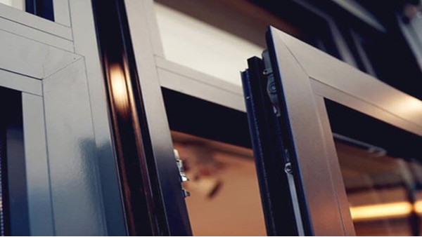 樓上樓工程門窗為什么會(huì)比普通門窗廠家性價(jià)比高？大有學(xué)問